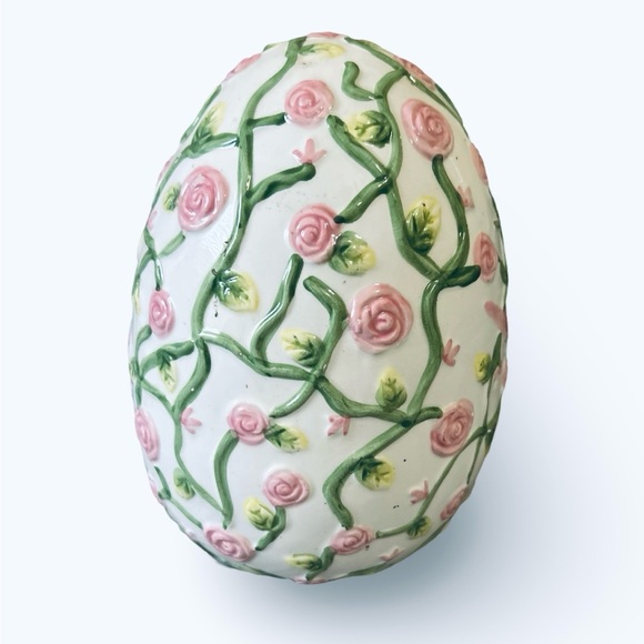 Style-Eyes 8” Ceramic Egg With Pink Flowers By Baum Bros Vintage - Picture 1 of 6
